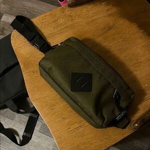 Jansport Waist Bag-Olive Green-NWOT